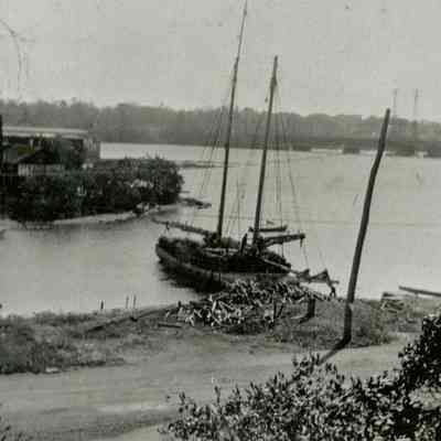 Cos Cob Harbor H - Strickland Road toward Palmer Point and RR Bridge