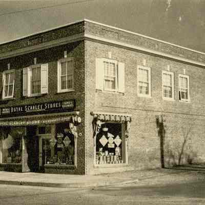 Royal Scarlet Stores Building (563 Greenwich Avenue)