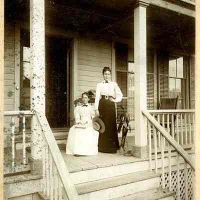 Josephine Holley and Emma Constant Holley MacRae