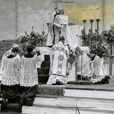 Benediction during Greenwich's Tercentenary