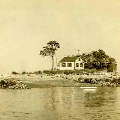 Wee Captain's Island T