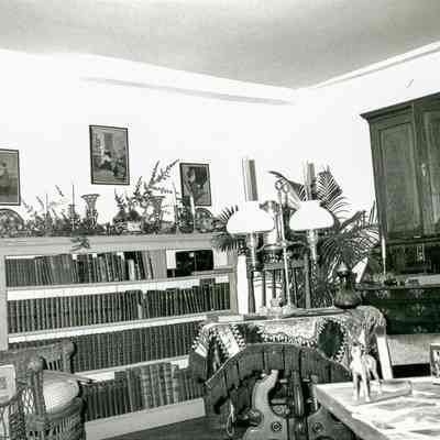 Bush-Holley House Christmas Decorations 1990 C