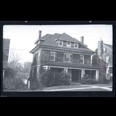 32 Washington Avenue Negative