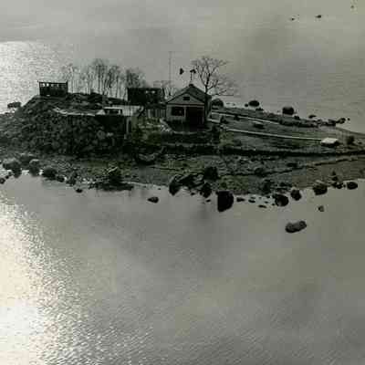 Wee Captain's Island R