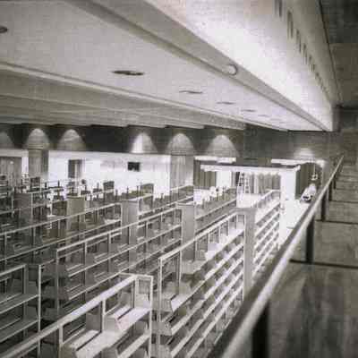 Greenwich Library Shelves C