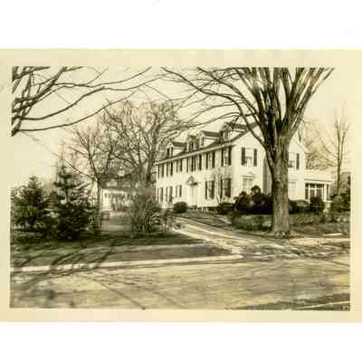 51 Mayo Avenue E