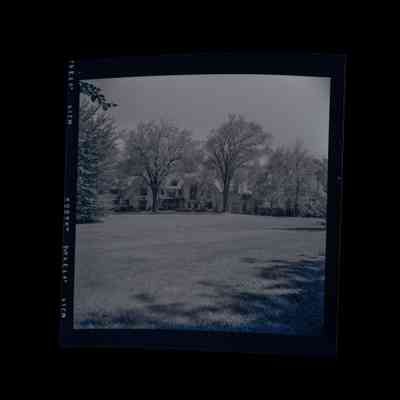 Simmons Estate Lake Avenue Negative A