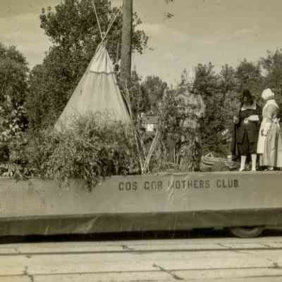 Cos Cob Mothers Club Float
