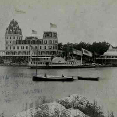 Steamboat at Indian Harbor Hotel