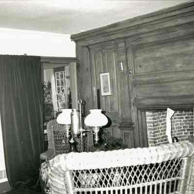 Bush-Holley House Christmas Decorations 1990 E