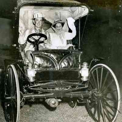 Moe and Marion Tunick in Old Car