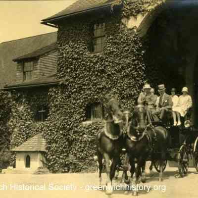 Thought to be Wilshire Farm Coach and Horses on the Move
