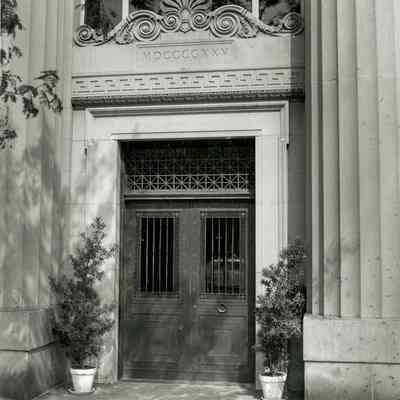 Putnam Trust Company Building's Entrance