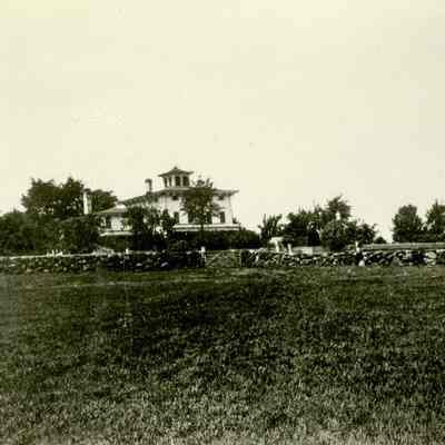 Homestead Inn F