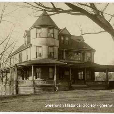 65 West Putnam Avenue