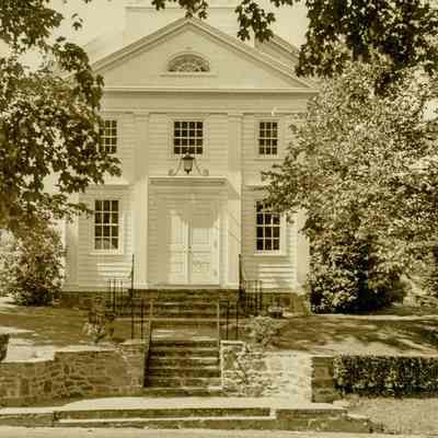 First Church of Round Hill Entrance