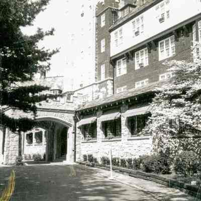 Pickwick Arms A