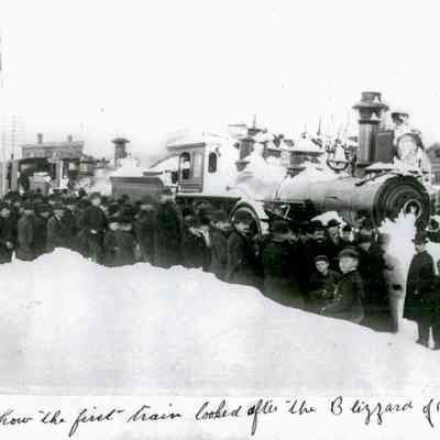 Snowed-in Train E