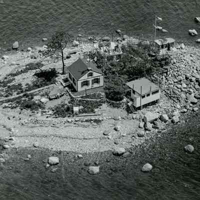 Wee Captain's Island Aerial View L