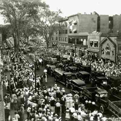 Widened Greenwich Avenue Parade