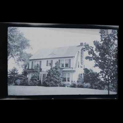 2 Quitard Avenue Negative