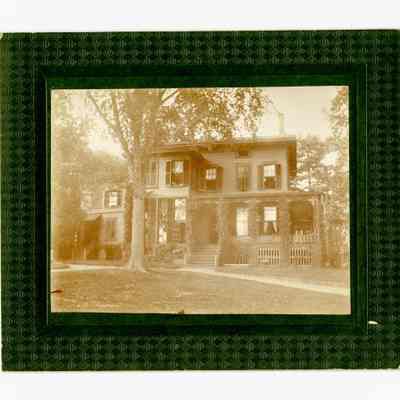262 East Putnam Avenue