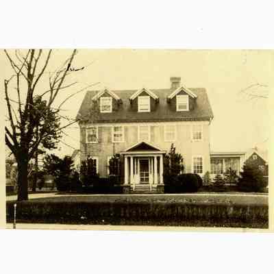 17 Field Point Road