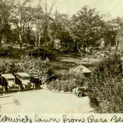 Pickwick Arms Lawn
