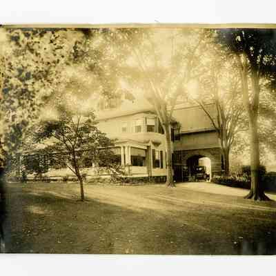 Broadhurst North Maple Avenue E