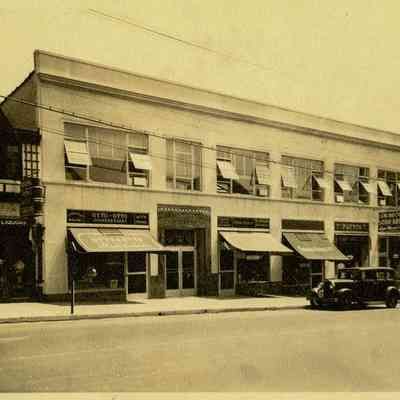 Fawcett Publications Building (18-30 West Putnam Avenue)