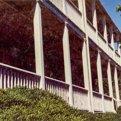 Bush-Holley House Railings
