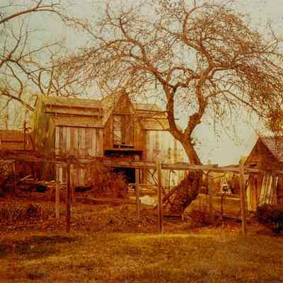 Bush-Holley Site Barn G