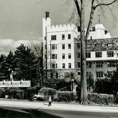 Pickwick Arms F