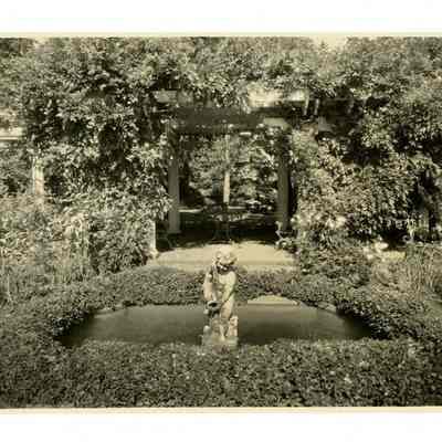 Garden Fountain Belle Haven