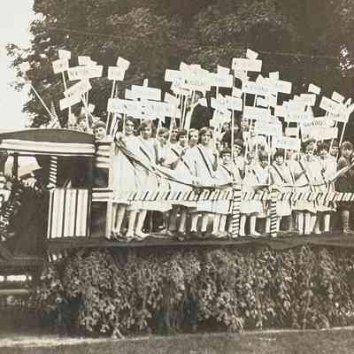 Old Home Days 1925 Float