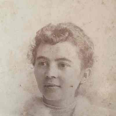 Unknown woman