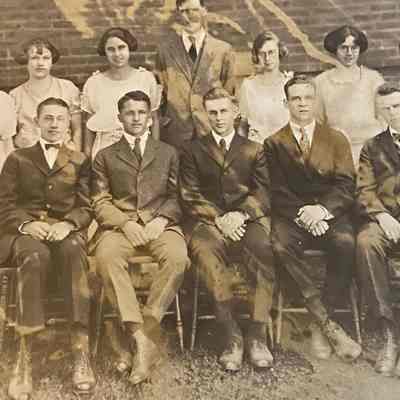 Men and women group photograph
