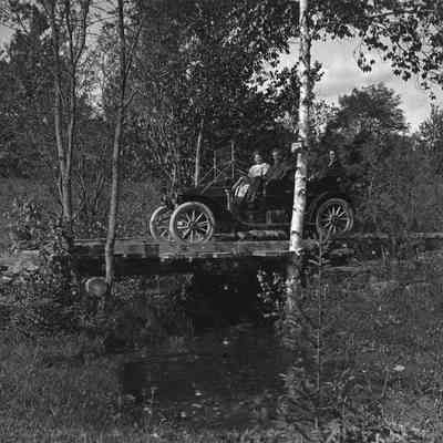 Car crossing bridge 6-0367
