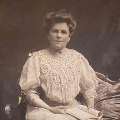 Unknown Woman