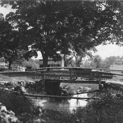 Car crossing bridge 6-0336