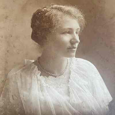 Unknown Woman