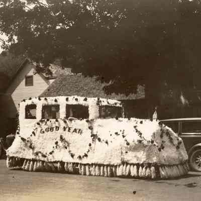"Good Year" parade float 2-0106