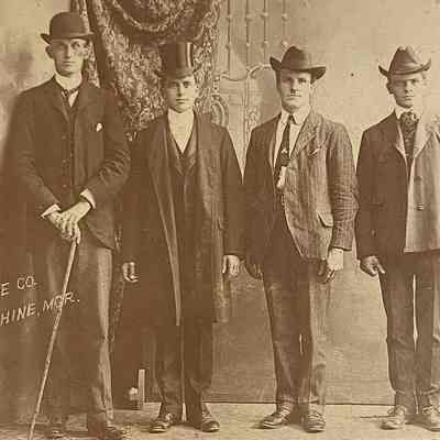 Delle Co., Chas. Hine, Manager