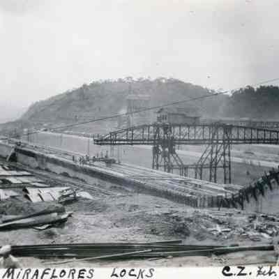 Miraflores Locks under construction, 1913.