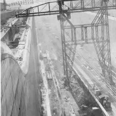 Miraflores Locks under construction, 1913.