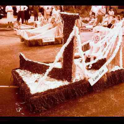 Welcome Day Floats