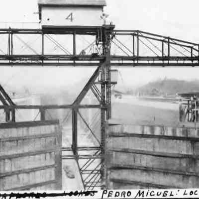 Pedro Miguel Locks underconstruction, 1913.