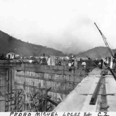 Pedro Miguel Locks under construction, 1913.