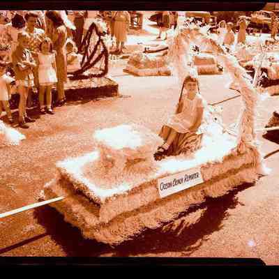 Welcome Day Floats