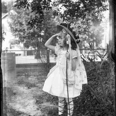 Girl in Bo Peep costume/GP1.3916